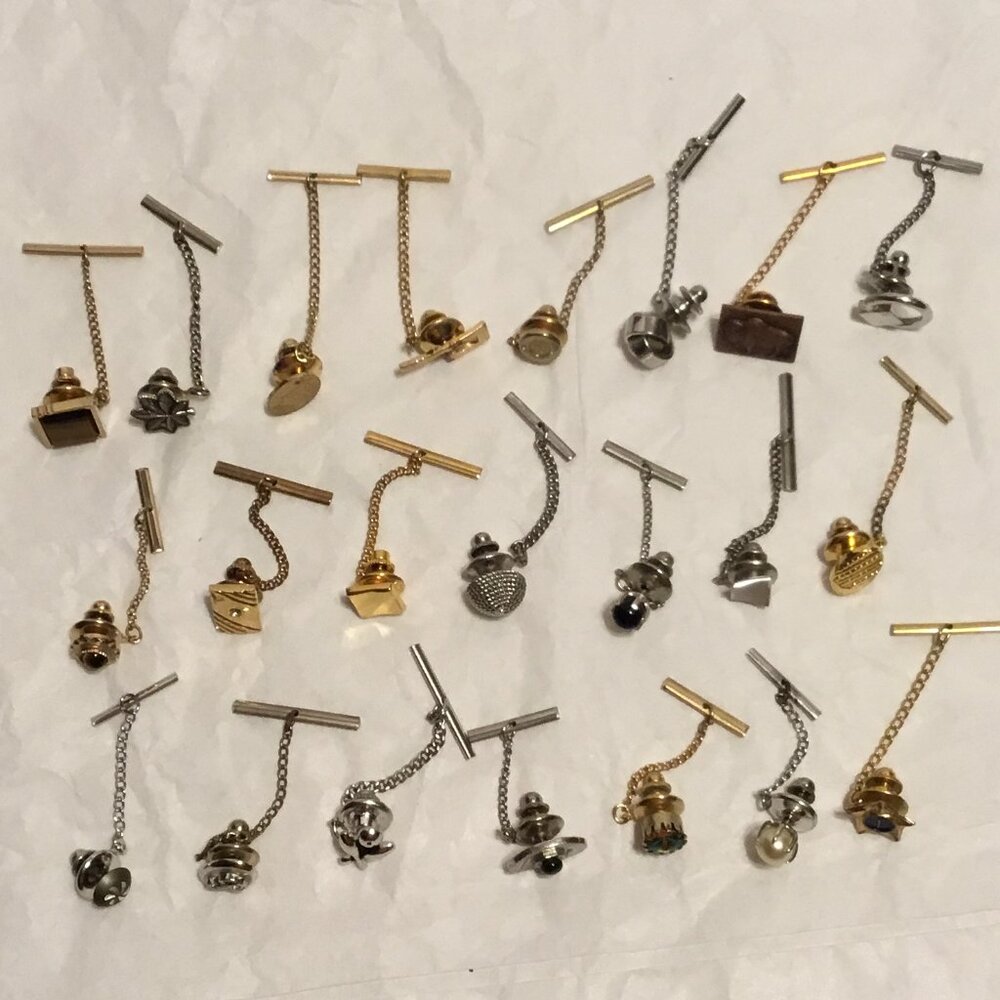 Lot of 22 fabulous vintage gold and silver toned Tie Tacks Lapel Pins w/ chains - Picture 6 of 9
